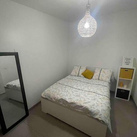 Appart T2 Proche Aeroport Roissy Apartment Tremblay-en-France Exterior photo